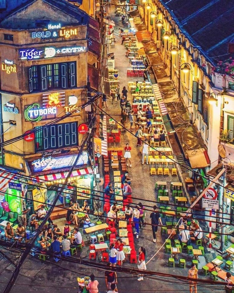 Khám Phá Phố Bia Tạ Hiện – Nơi Gắn Liền Với Văn Hóa Và Cuộc Sống Sôi Động Của Hà Nội
