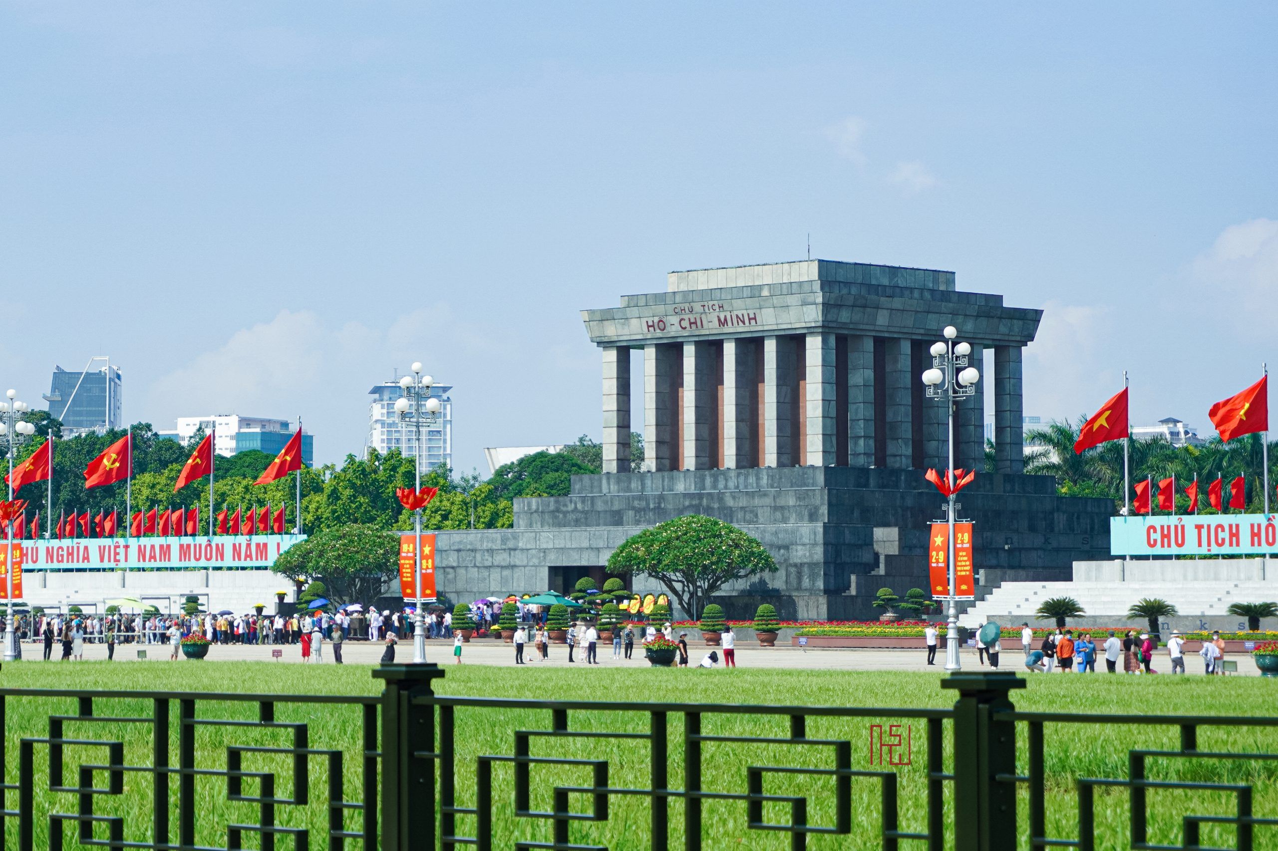 Lăng Chủ Tịch Hồ Chí Minh: Biểu Tượng Lịch Sử Việt Nam