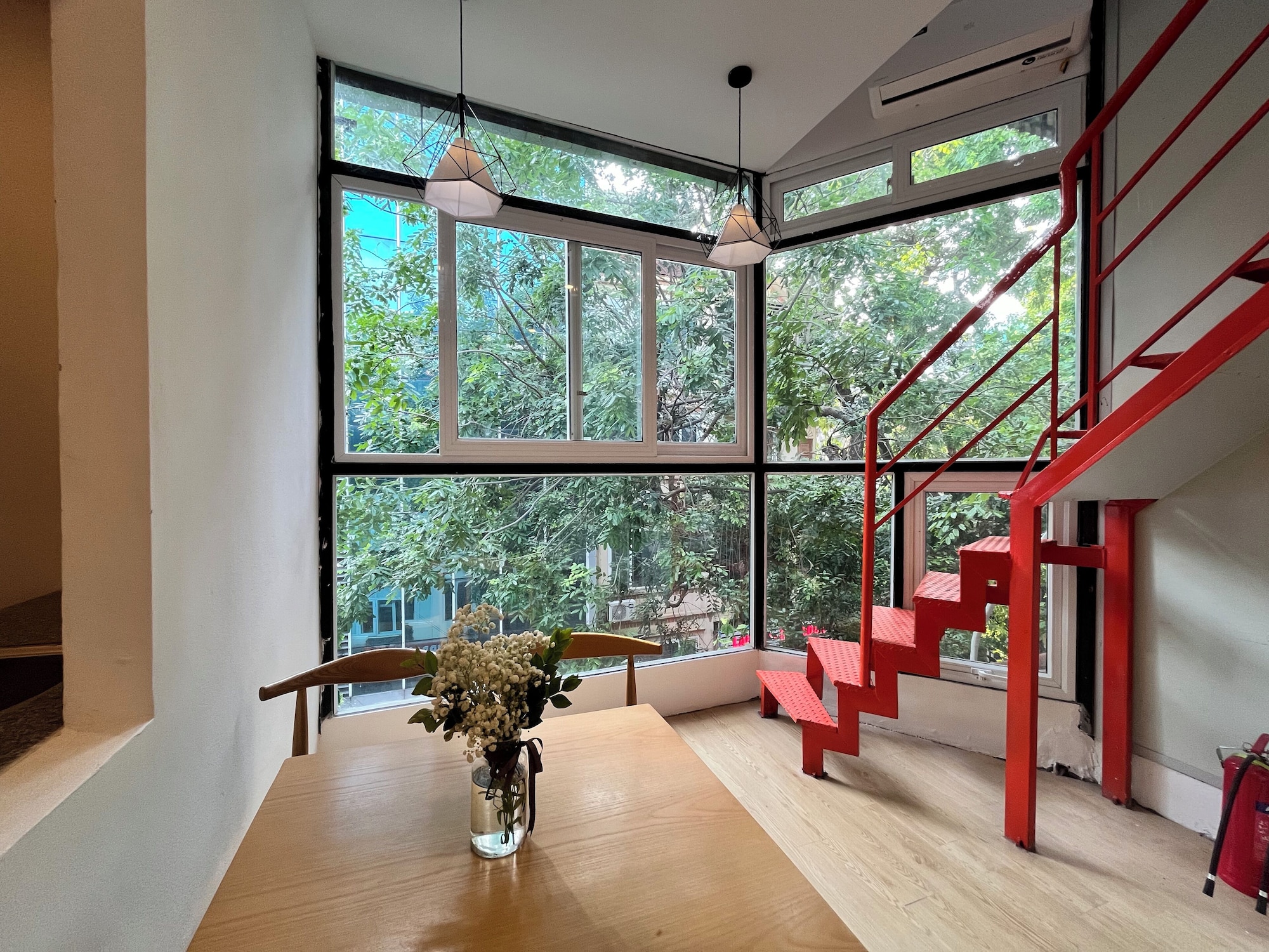 Khám Phá Urban Slumber Hostel: Nơi Lý Tưởng Cho Chuyến Du Lịch Hà Nội