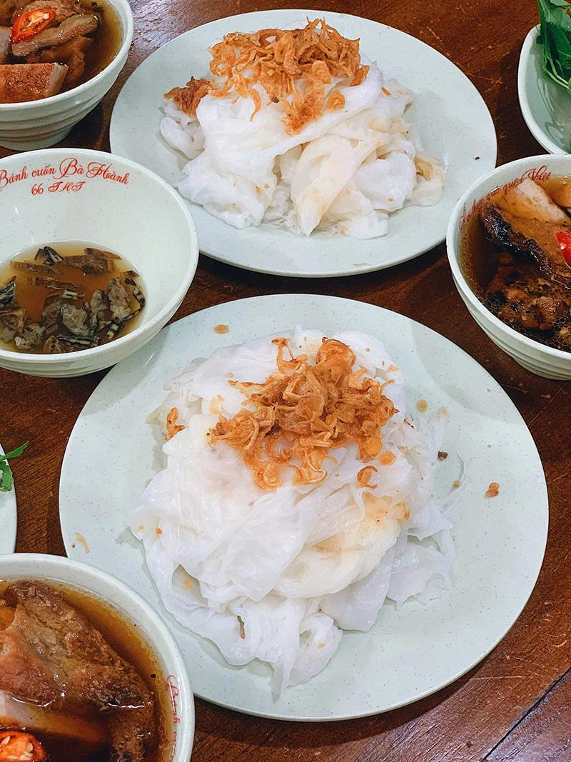 Bánh Cuốn Bà Hoành – Món Ăn Nổi Tiếng Của Hà Nội