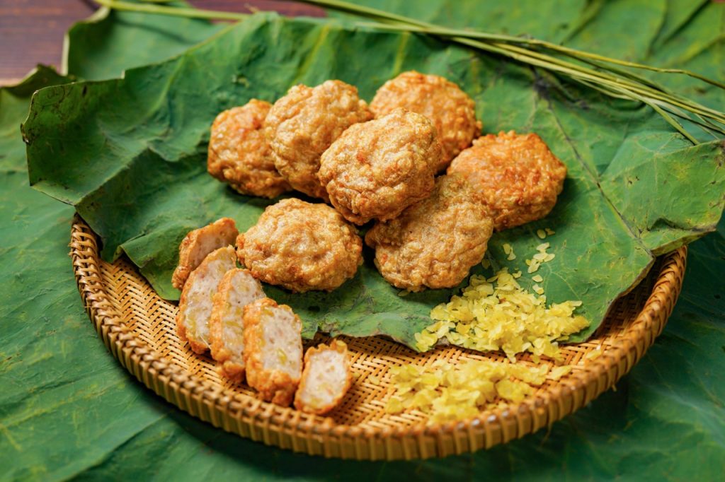 Chả Cốm – Món Ngon Không Thể Bỏ Lỡ Khi Đến Hà Nội