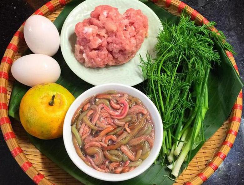 Chả Rươi &#8211; Món Ăn Đặc Sản Không Thể Bỏ Qua Tại Lan Viên Hotel