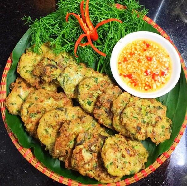 Chả Rươi &#8211; Món Ăn Đặc Sản Không Thể Bỏ Qua Tại Lan Viên Hotel