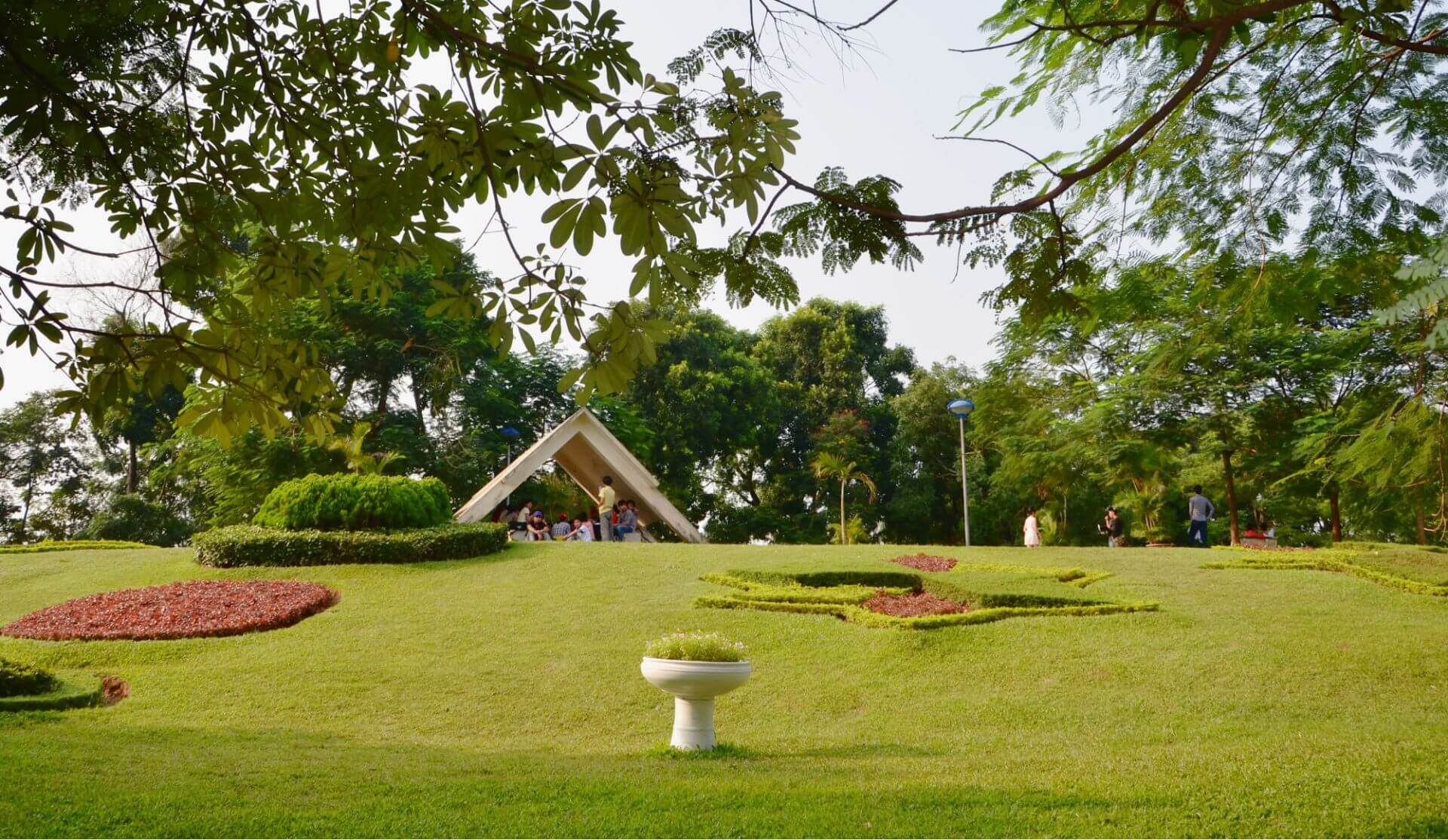 Công Viên Nghĩa Đô – Một Điểm Đến Lý Tưởng Cho Mọi Lứa Tuổi