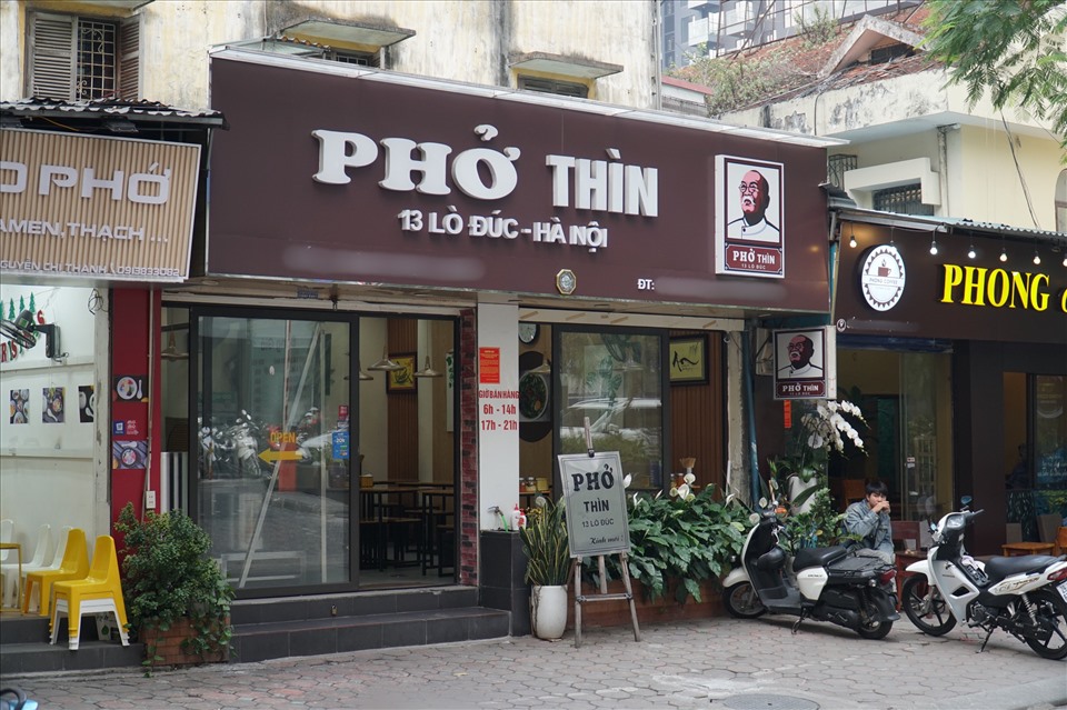 Khám Phá Hương Vị Đặc Sản Hà Nội Tại Phở Thìn (Lò Đúc)