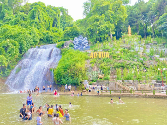 Khu Du Lịch Ao Vua: Thiên Đường Nghỉ Dưỡng Tại Môi Trường Thiên Nhiên Tươi Đẹp