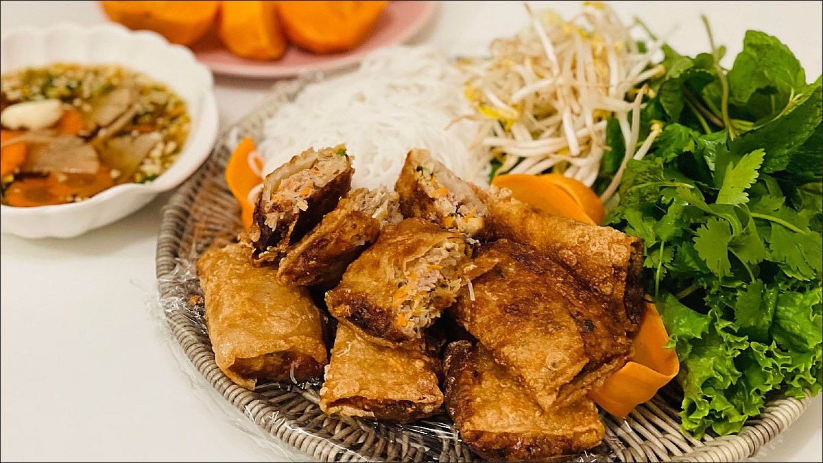 Nem cua bể – Món ăn đặc sản của Hải Phòng, không thể bỏ qua khi đến Lan Viên Hotel