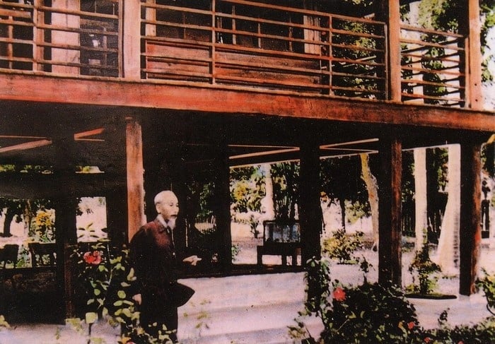Nhà Sàn Bác Hồ: Di Tích Lịch Sử Độc Đáo Tại Hà Nội