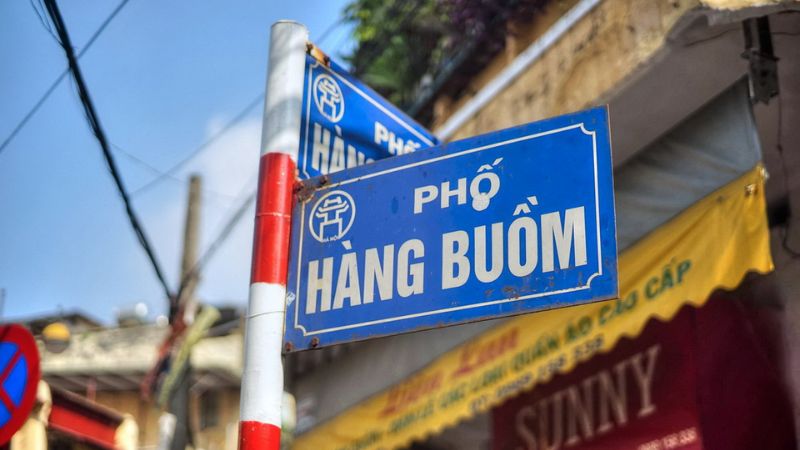 Phố Ẩm Thực Hàng Buồm – Thiên Đường Ẩm Thực Đặc Sắc Của Hà Nội
