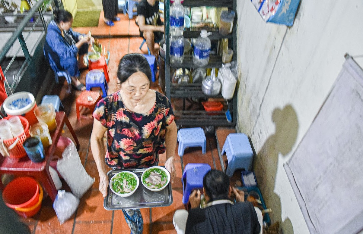 Phở Bưng Hàng Trống – Một Hương Vị Truyền Thống Hà Nội