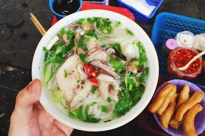 Phở Bưng Hàng Trống – Một Hương Vị Truyền Thống Hà Nội
