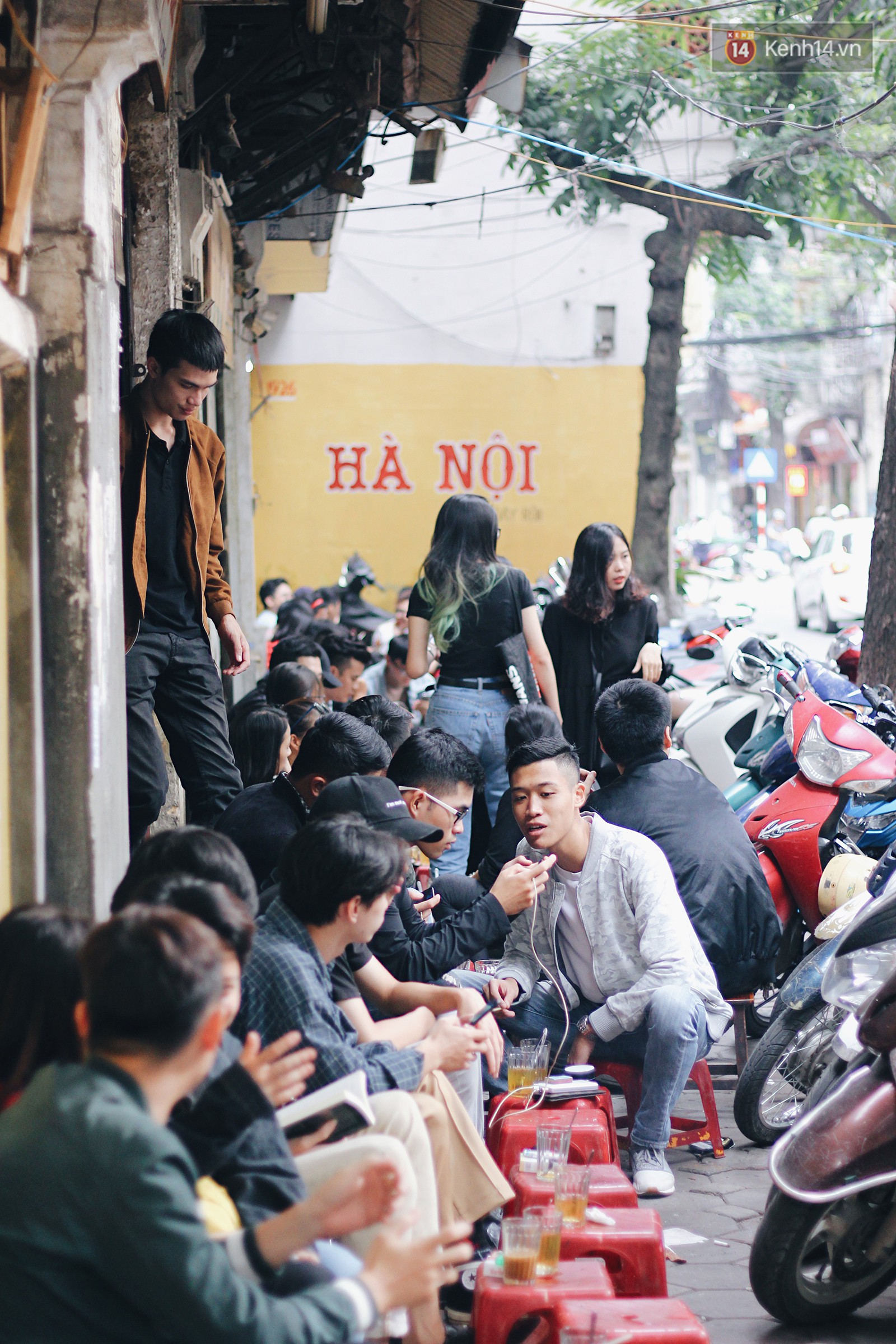 Phố Cà Phê Triệu Việt Vương: Một Điểm Đến Không Thể Bỏ Lỡ