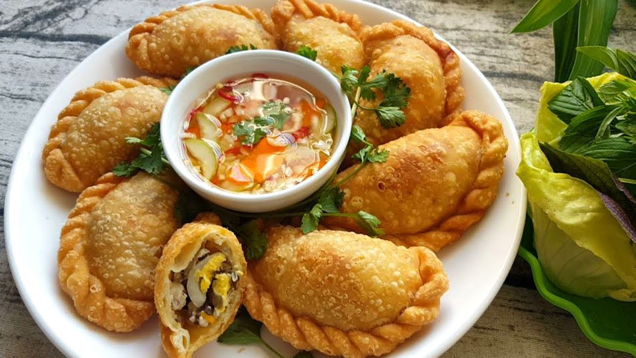 Tìm Hiểu Cách Làm Bánh Gối Ngon Tại Nhà – Chia Sẻ Bí Quyết Từ Lan Viên Hotel