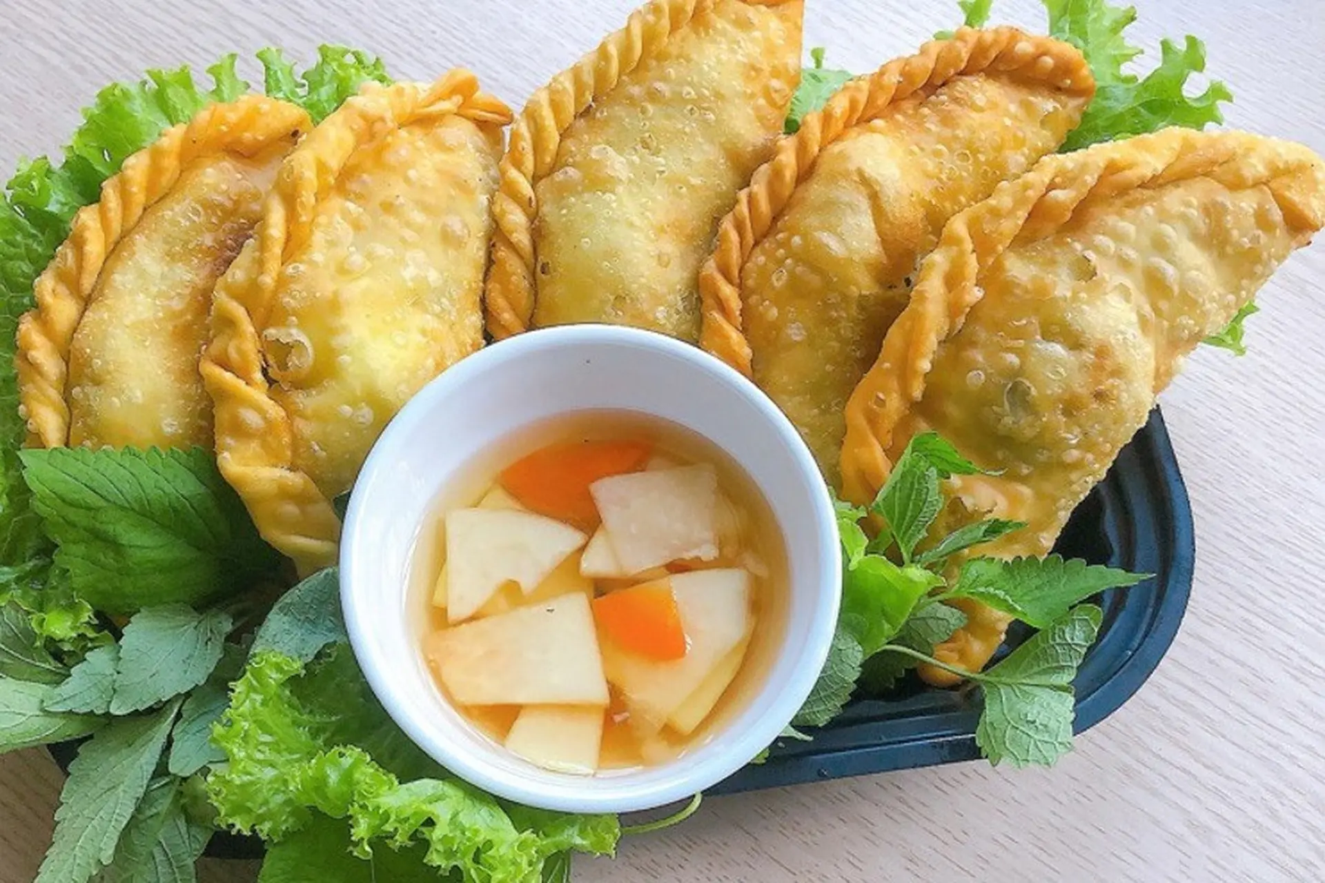 Tìm Hiểu Cách Làm Bánh Gối Ngon Tại Nhà – Chia Sẻ Bí Quyết Từ Lan Viên Hotel