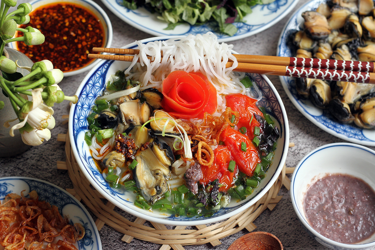 Vị Ngon Đặc Trưng Của Bún Ốc – Món Ăn Không Thể Bỏ Qua Tại Lan Viên Hotel