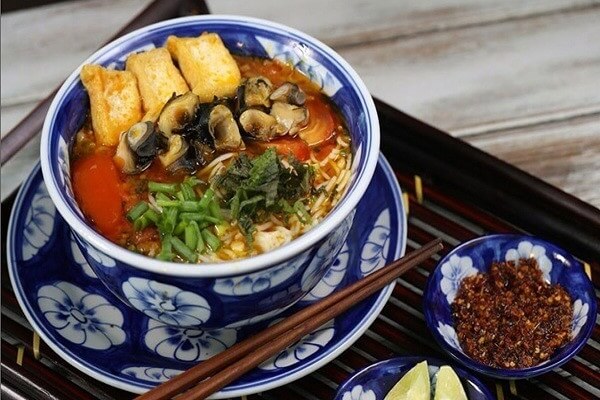 Vị Ngon Đặc Trưng Của Bún Ốc – Món Ăn Không Thể Bỏ Qua Tại Lan Viên Hotel