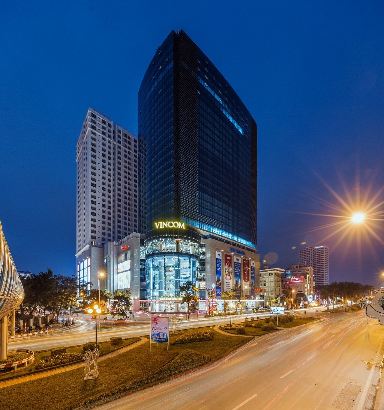 Vincom Center Nguyễn Chí Thanh: Trung Tâm Mua Sắm Đẳng Cấp Tại Hà Nội