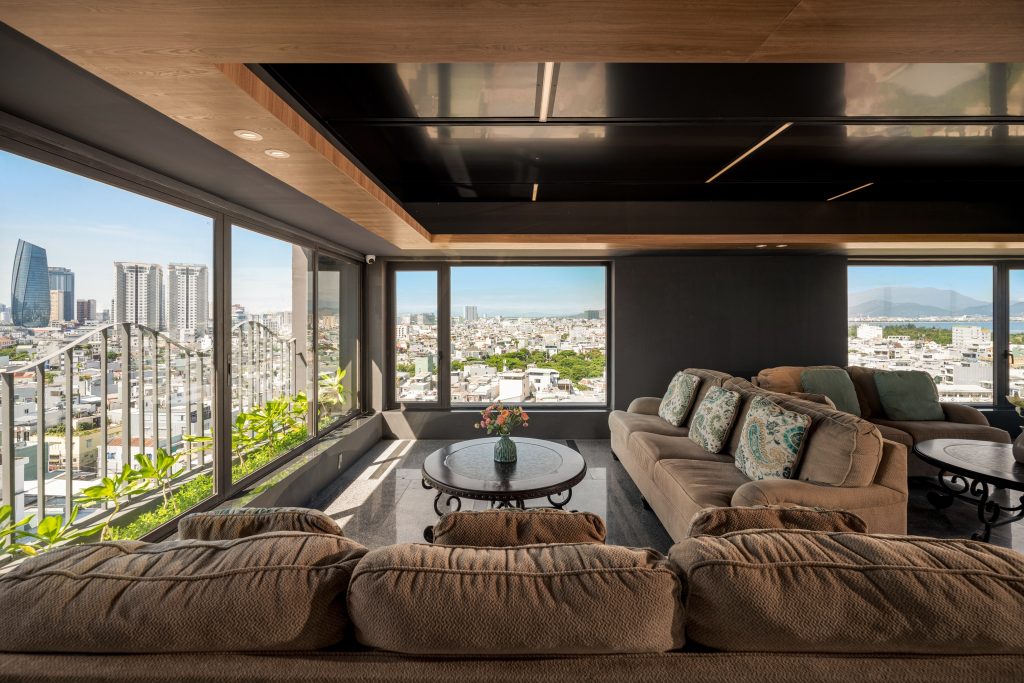 Rest Hotel: Khách Sạn Có View Ngắm Trọn Biển Nguyễn Tất Thành