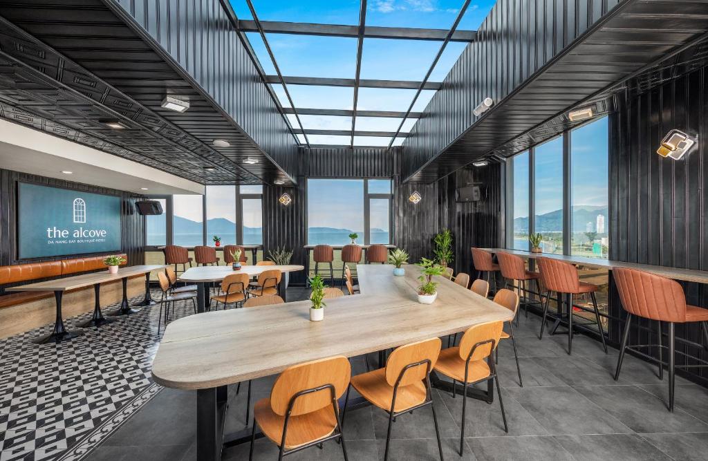 Ocean Star Hotel: Nghỉ dưỡng đẳng cấp bên bờ biển Đà Nẵng