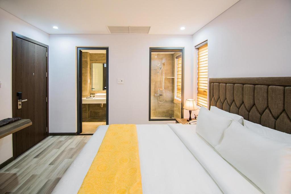 Sea Light Hotel: Khách sạn nổi tiếng tại phố An Thượng Đà Nẵng