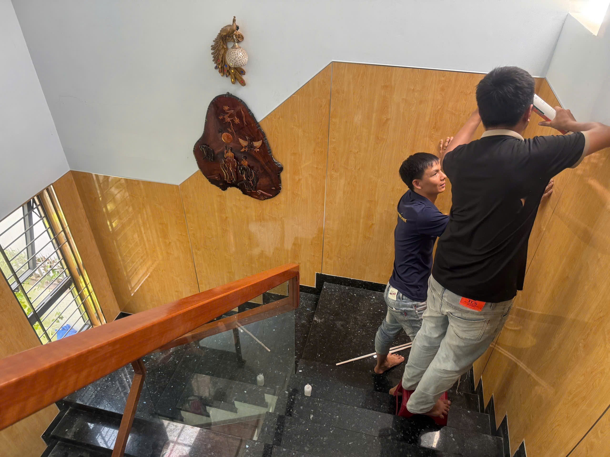 Lan Viên Hotel nổi bật hơn sau khi Nội thất Tân Trường Minh thi công tấm nhựa ốp tường giả đá