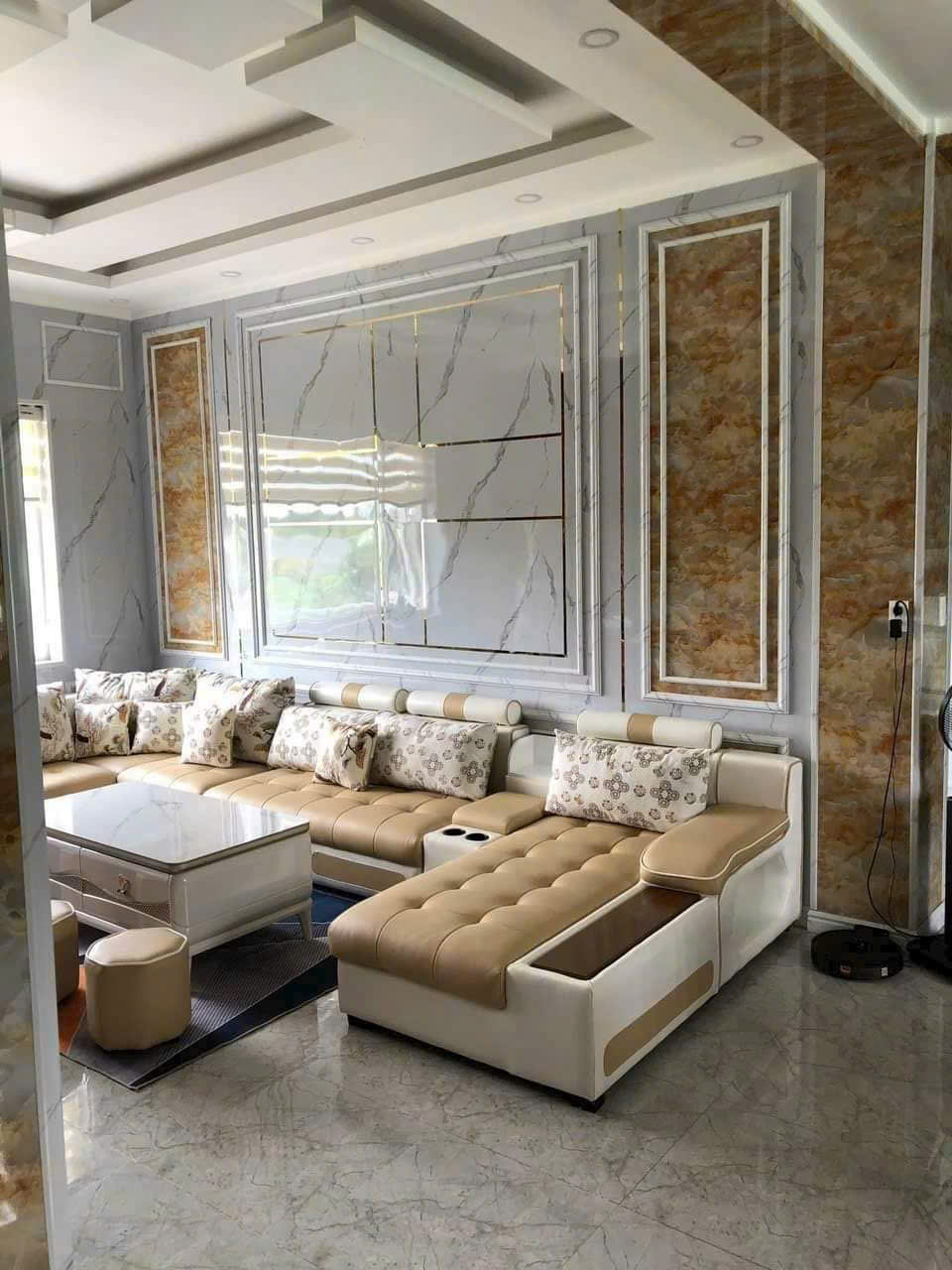 Lan Viên Hotel nổi bật hơn sau khi Nội thất Tân Trường Minh thi công tấm nhựa ốp tường giả đá